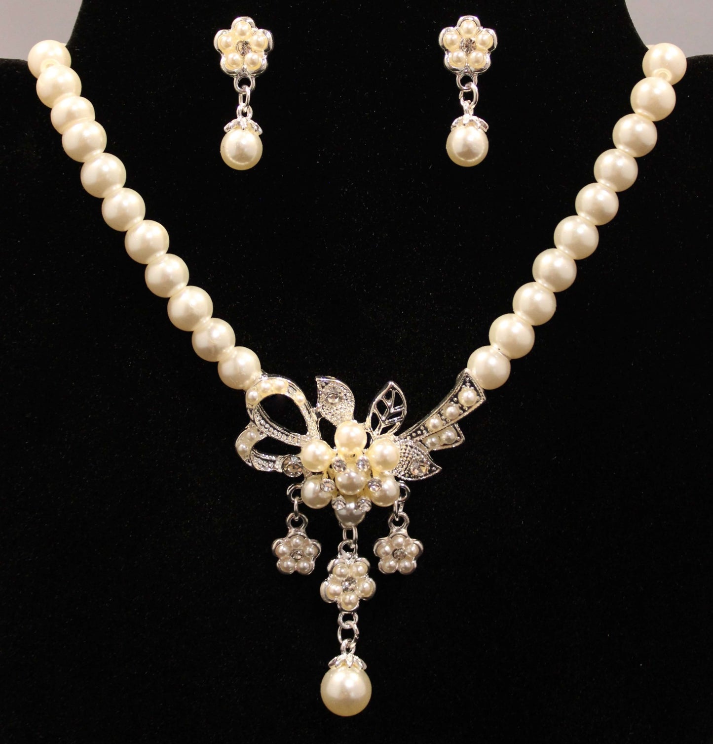 Suzanne: Pearls with Flower and Ribbon Set image 6