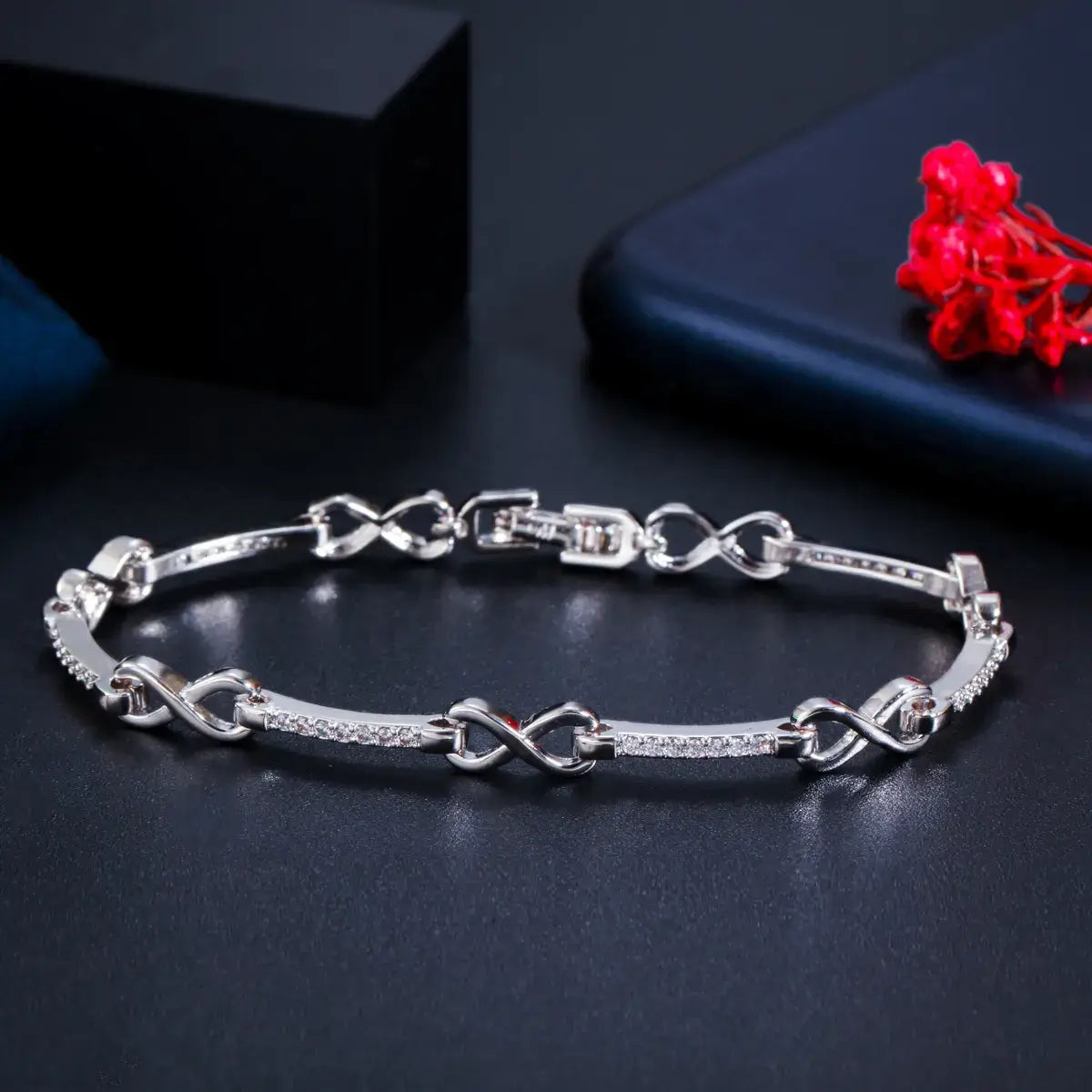 Infinity Link Bracelet with Diamond Pavé (yellow or white gold) image 3