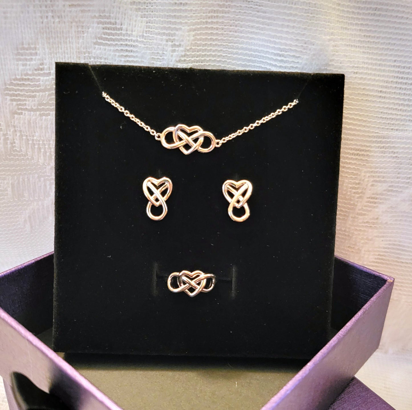 Brooke: Rhodium-plating .925 Sterling Heart Infinity Bracelet