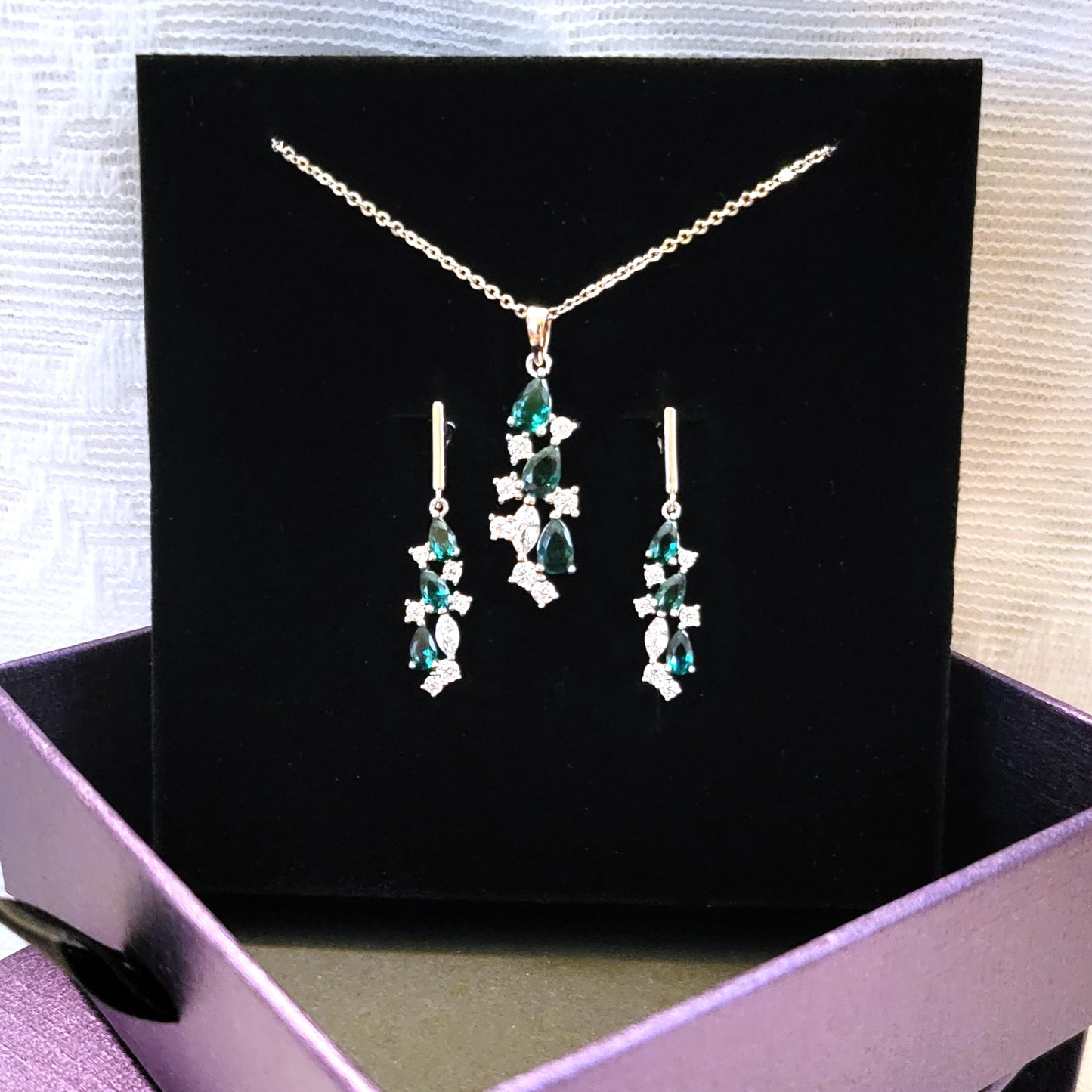 Wendy: Rhodium-plated .925 Sterling Emerald and Diamond Necklace