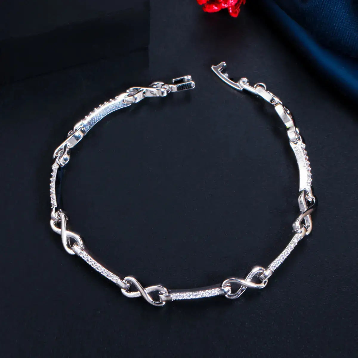 Infinity Link Bracelet with Diamond Pavé (yellow or white gold) image 2