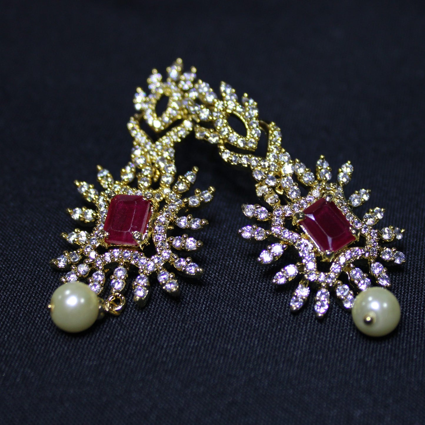 Ida: Solitaire Emerald Ruby with Diamond Pave and Cream Pearl Set image 1