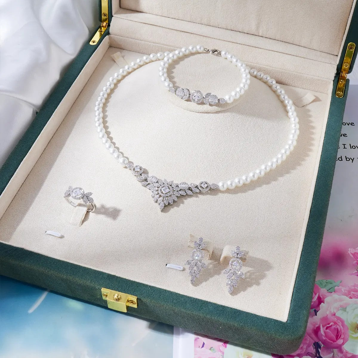 Caroline: Pearl and Diamond lab-created White Gold-plated set (Necklace, earrings, bracelet and ring)