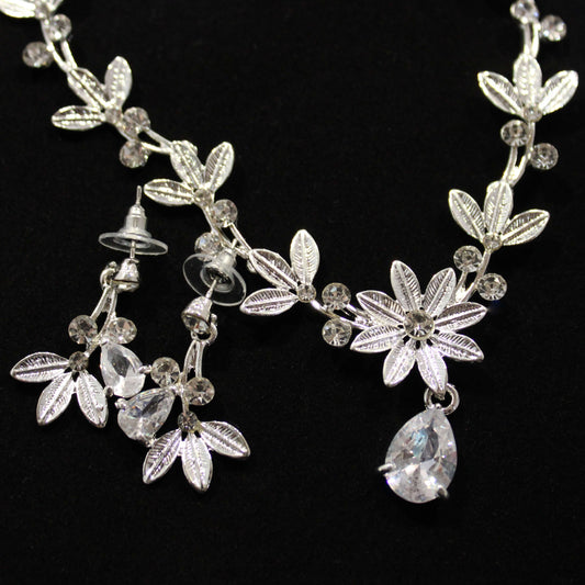 Rose: Teardrop Diamonds in Silver Flowers Set