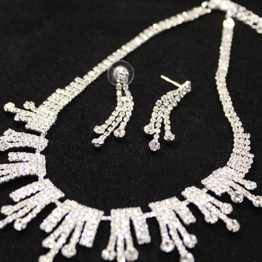 Alice: Square and Round Diamond Graduated Three Strand Set