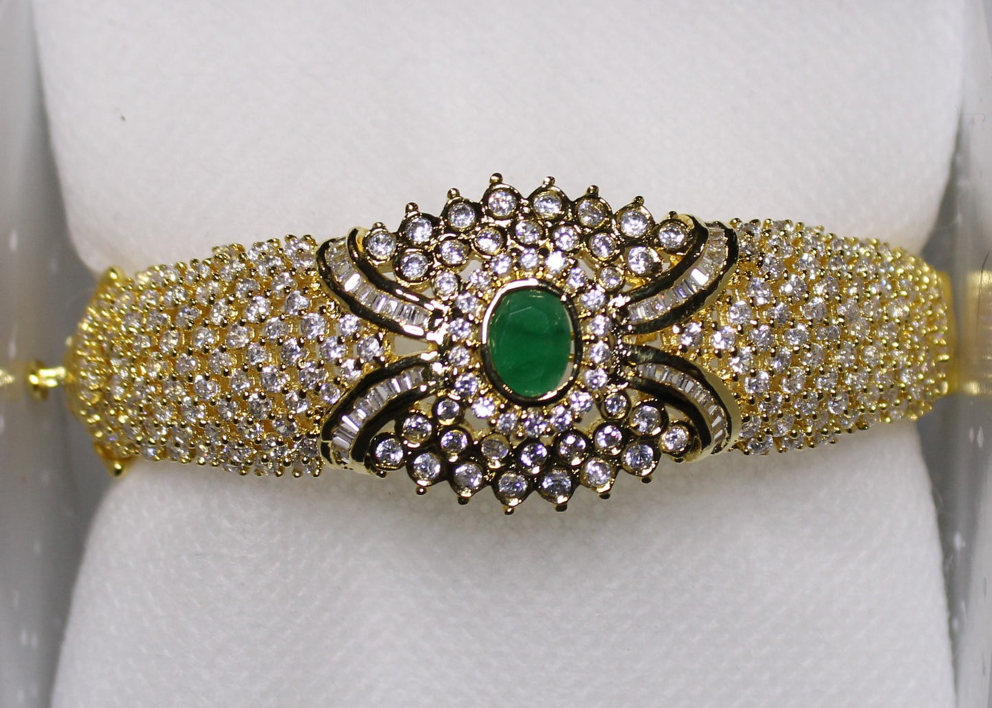Renee: Single Stone Exchangeable Solitaire with Diamond Bangle
