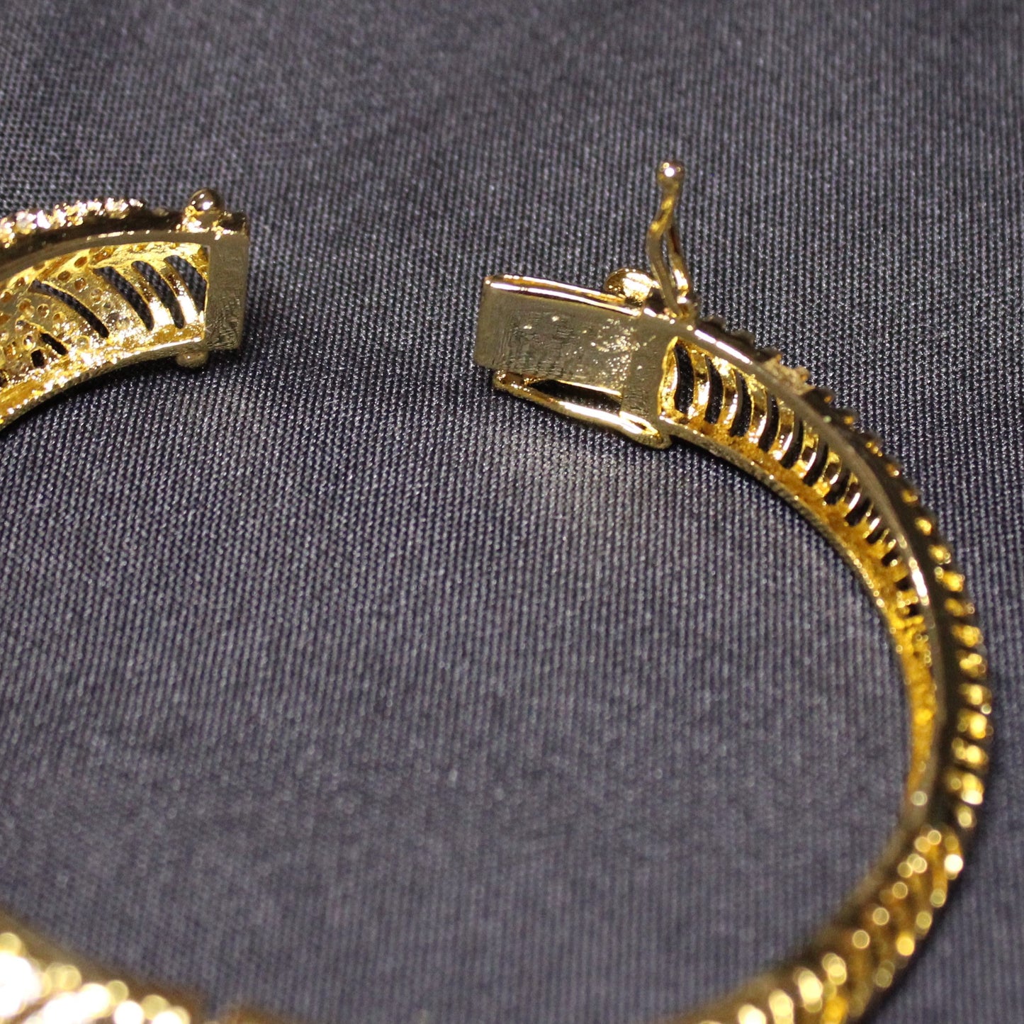 Renee: Single Stone Exchangeable Solitaire with Diamond Bangle
