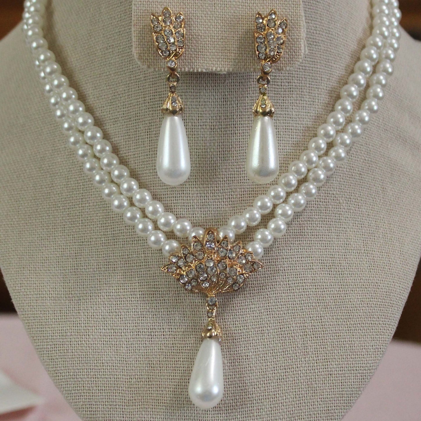 June: Pearls with Gold Feather Set