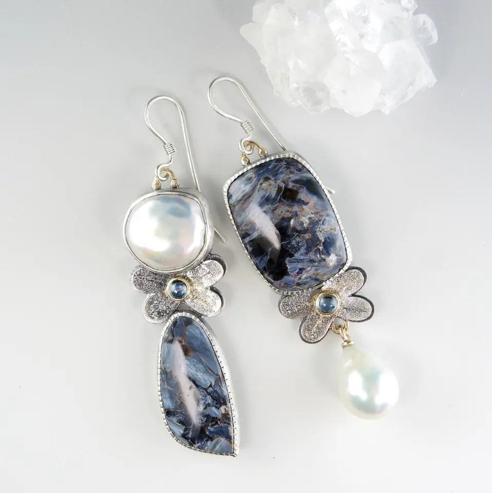 Round Pearl and Blue Lapis Lazuli Earrings