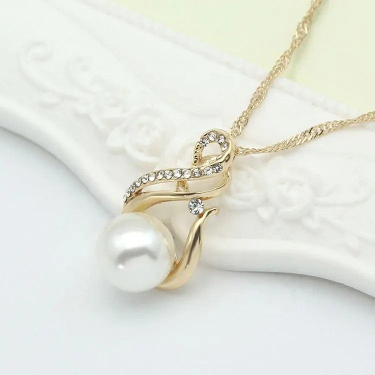 Pearl and Crystal Gold-plated Necklace and Earring Set