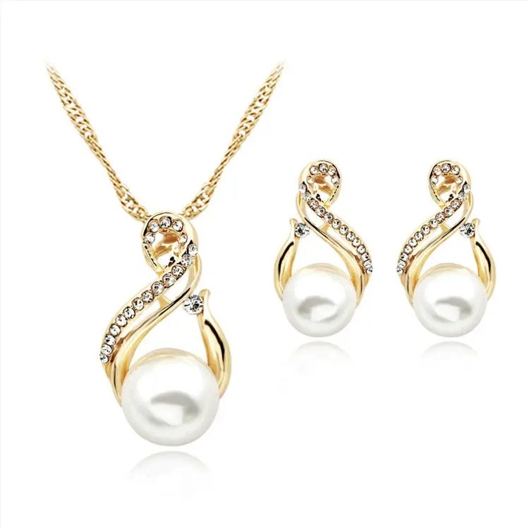 Pearl and Crystal Gold-plated Necklace and Earring Set