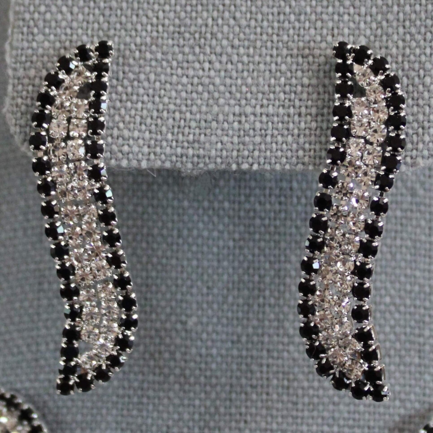 Marjorie: Black and White Diamond Ribbon Set