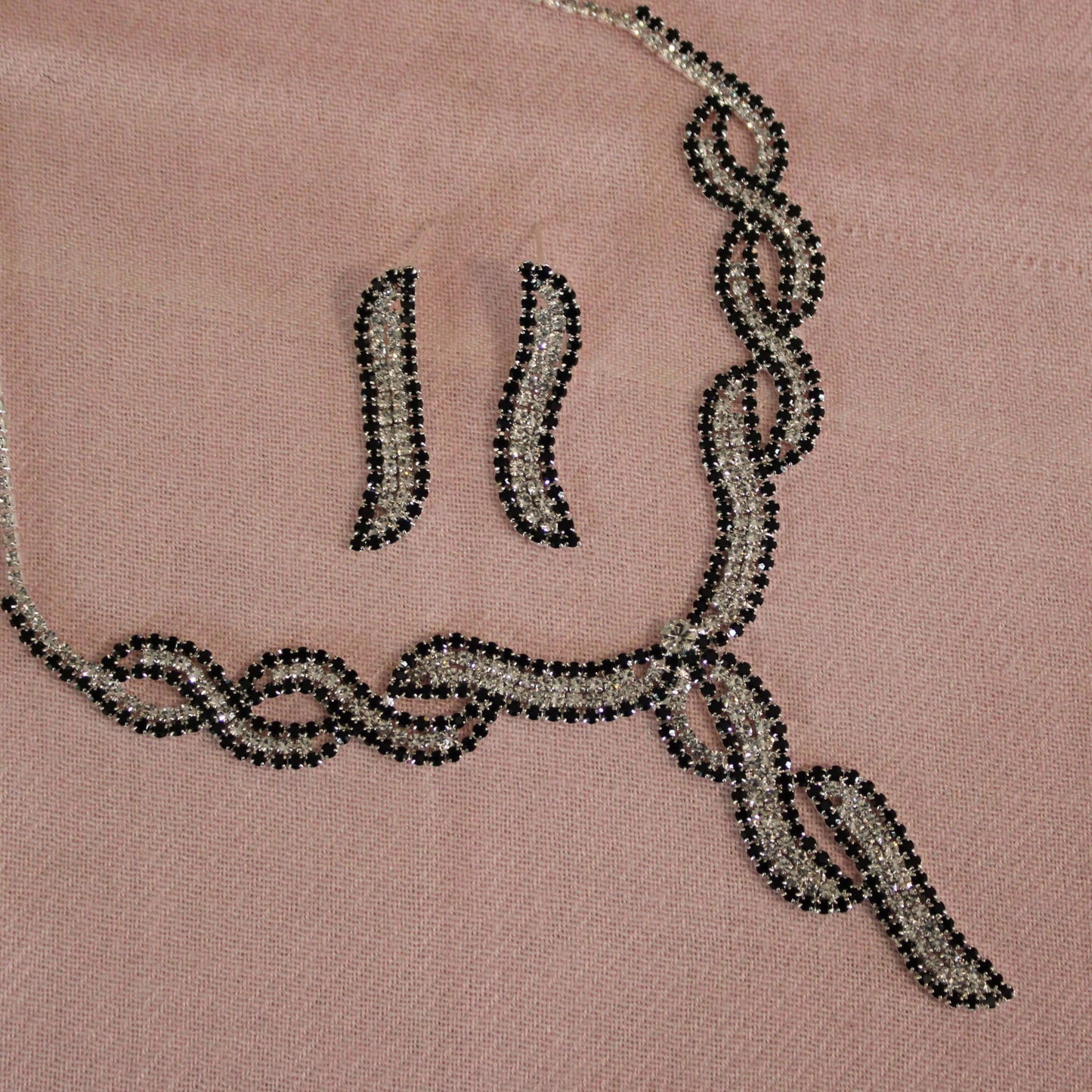 Marjorie: Black and White Diamond Ribbon Set