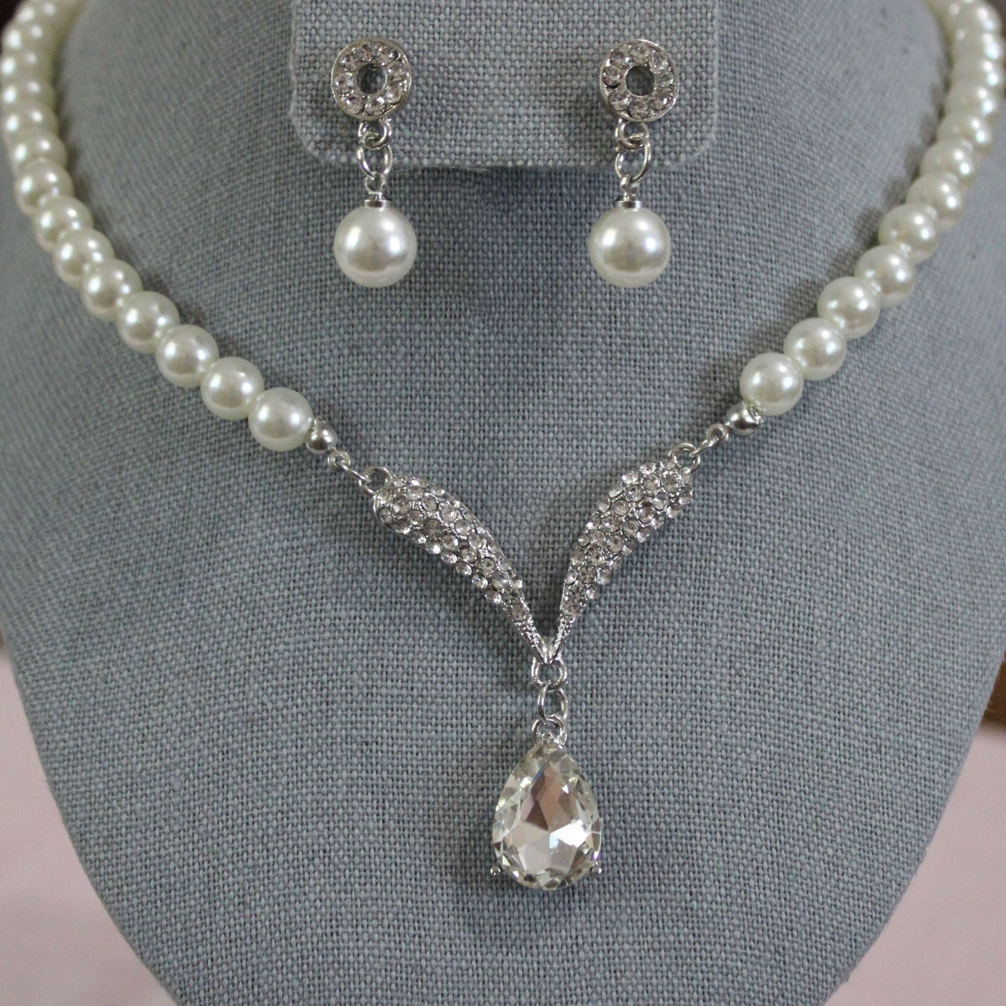 Bethany: Pearl Choker with Pear Diamond Drop Set