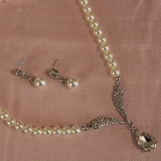 Bethany: Pearl Choker with Pear Diamond Drop Set