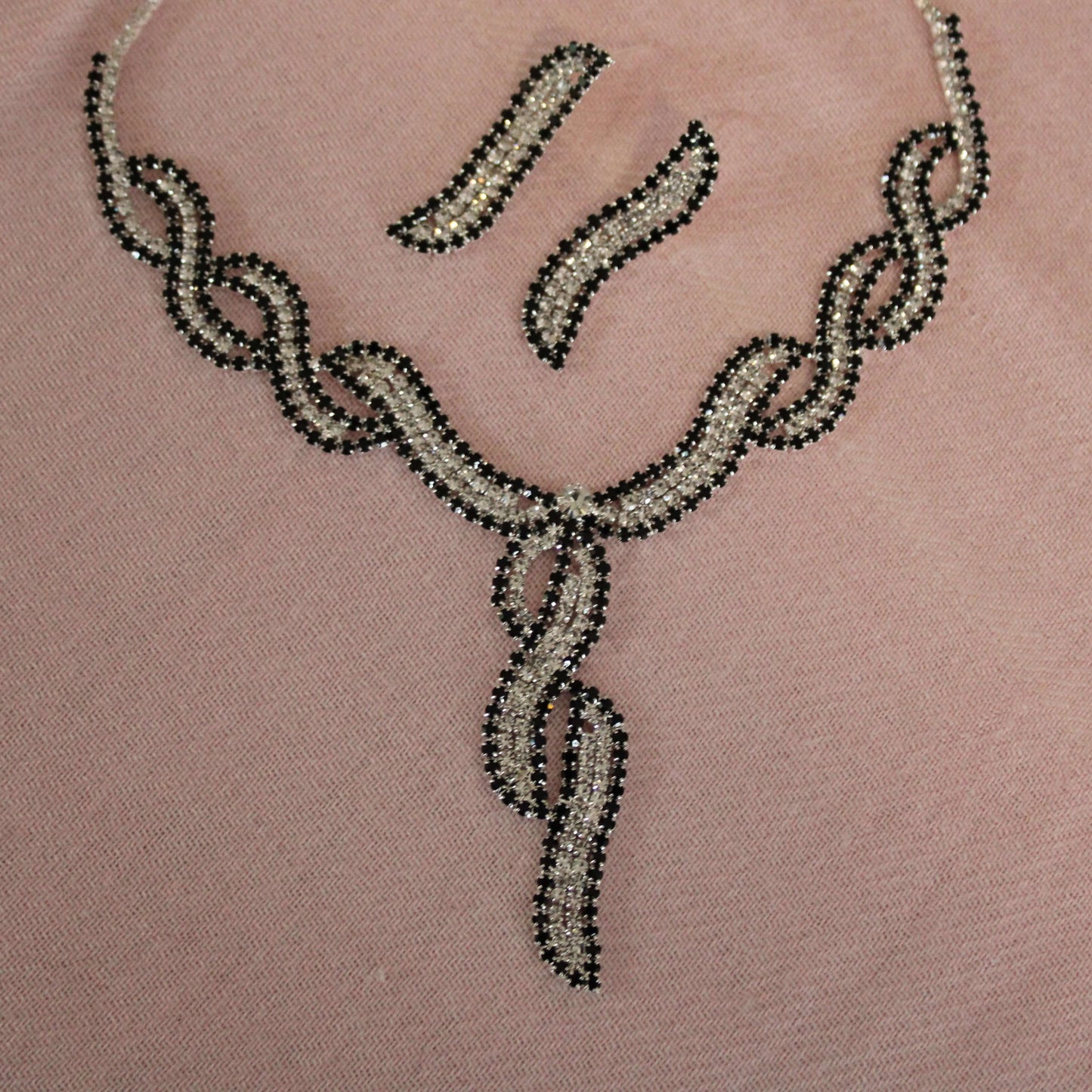 Marjorie: Black and White Diamond Ribbon Set