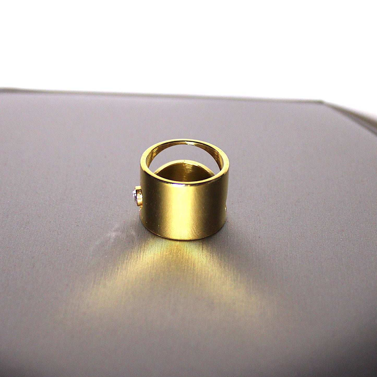 18k Gold-plated Stainless Cut Band Ring with Crystal