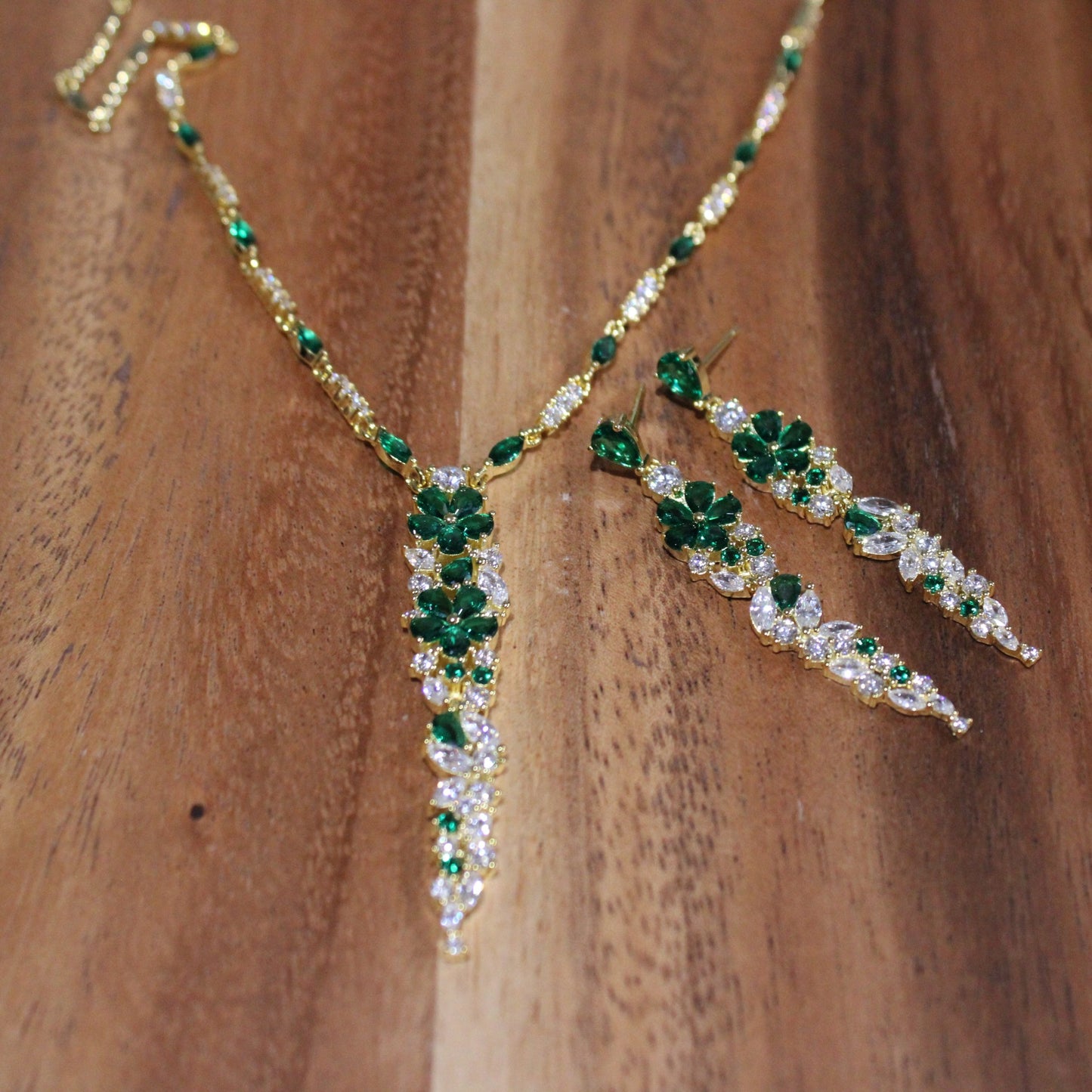 Josephine: Diamond and Emerald Necklace image 5
