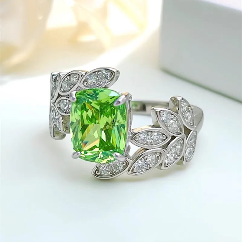 Silver-plated Feather Band Green Cubic Zirconia Solitaire Ring