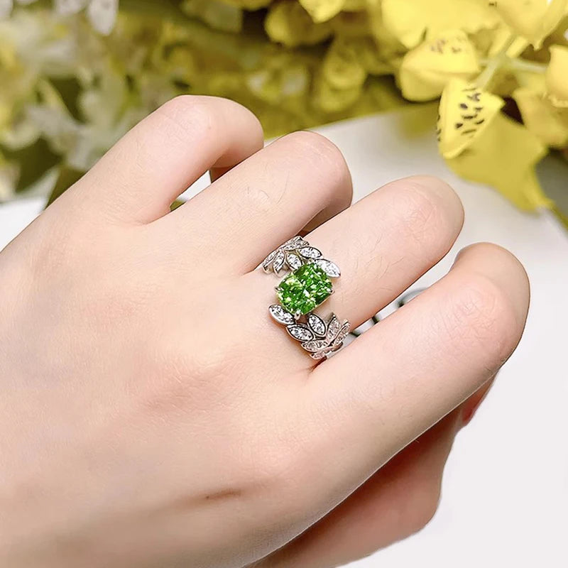 Silver-plated Feather Band Green Cubic Zirconia Solitaire Ring