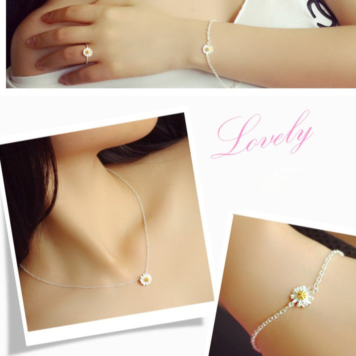 .925 Sterling Silver Flower Pendant Necklace