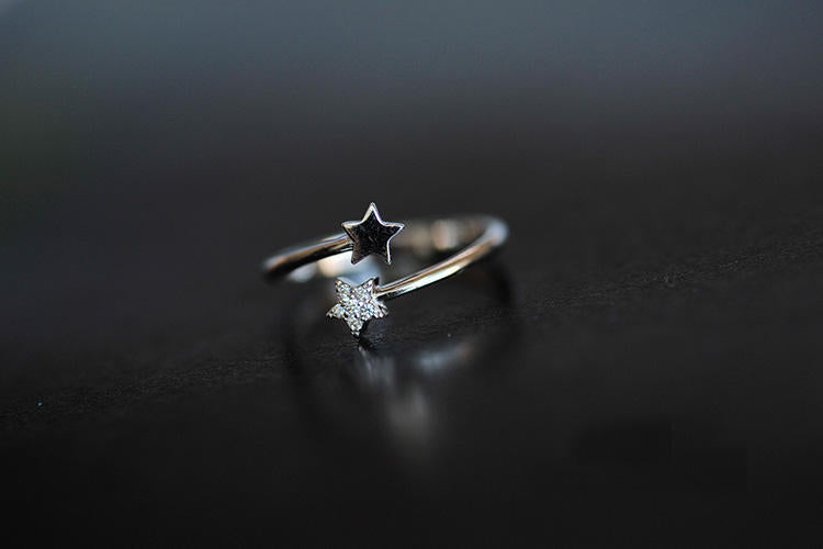 Rhodium-plated Silver Star Ring with Cubic Zirconia Accents