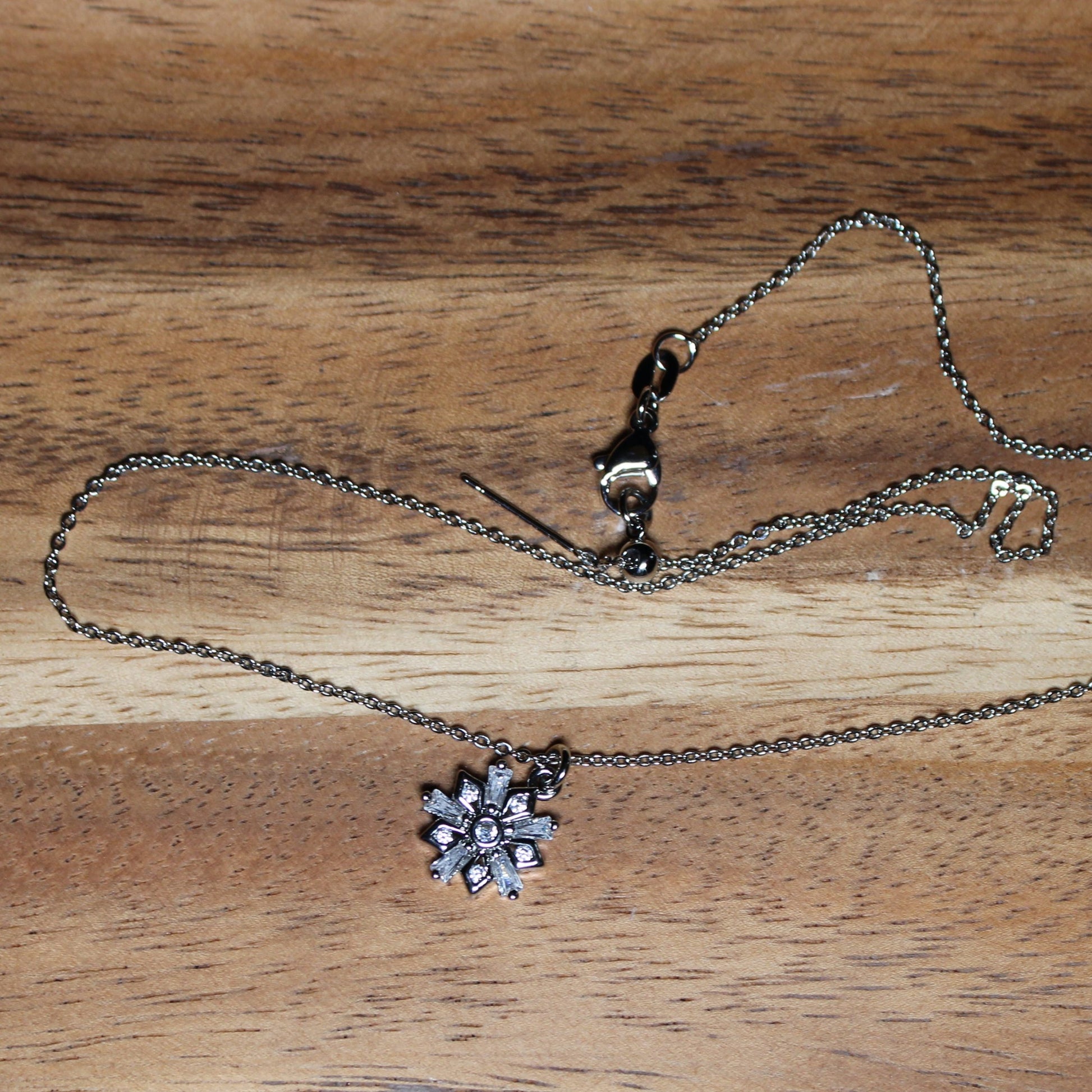 Silver Snowflake Necklace and Earring Set image 2
